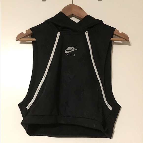 Nike crop tank with a hood - Picture 1 of 3